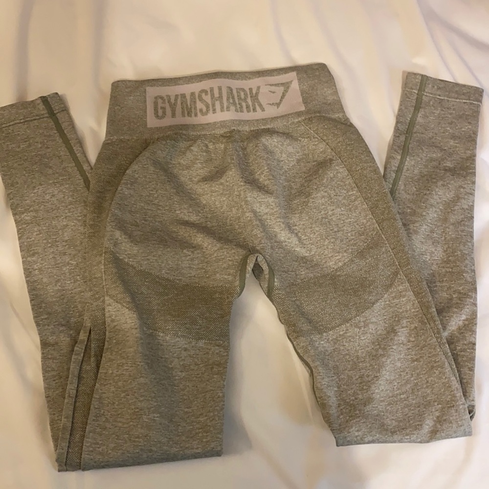 High waisted leggings